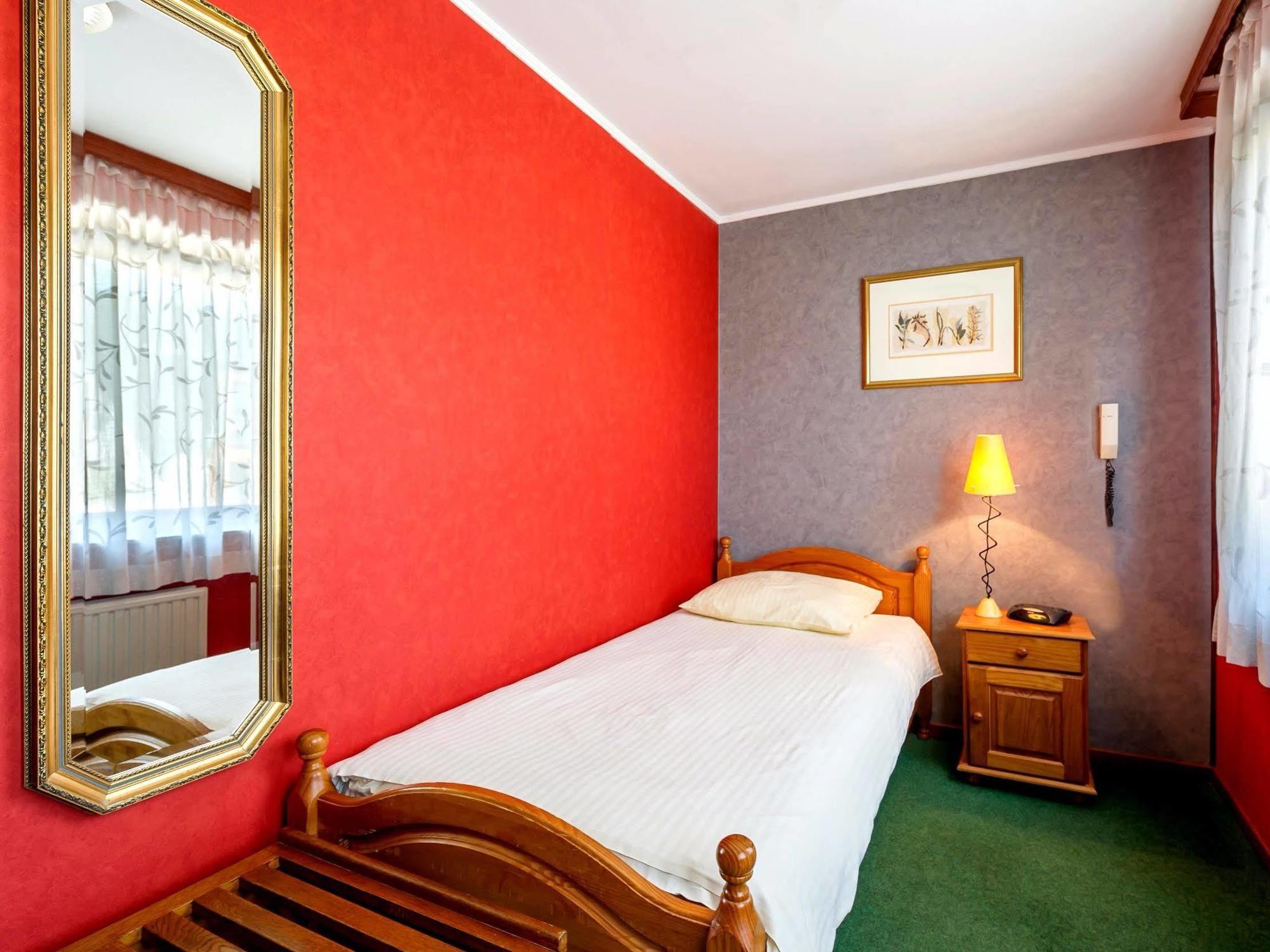 Hostellerie Val Fleuri Mersch ภายนอก รูปภาพ